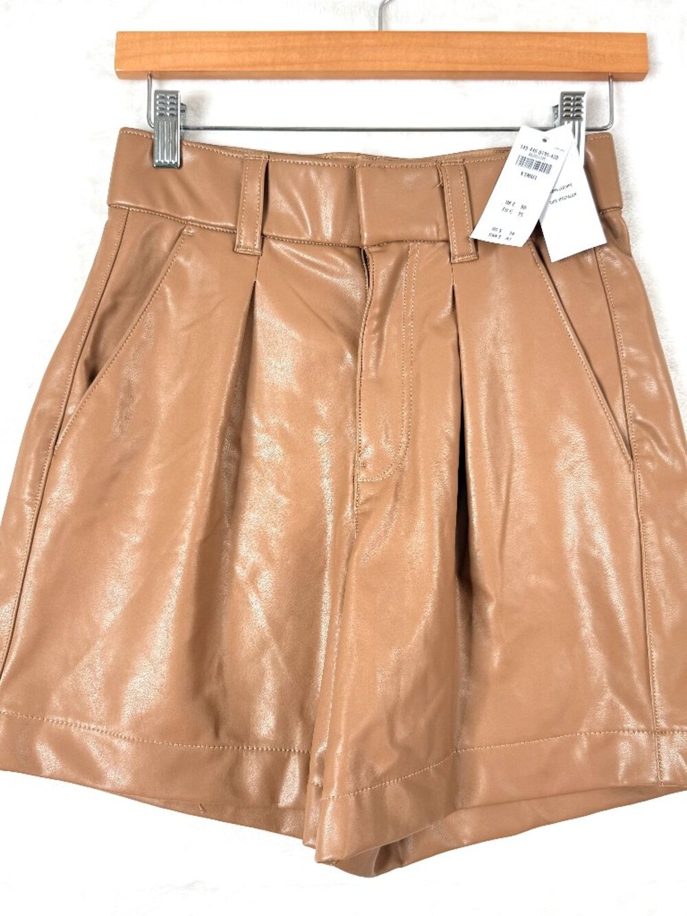 NEW Abercrombie & Fitch High Rise Pleated Faux Leather Tailored Shorts Womens XS